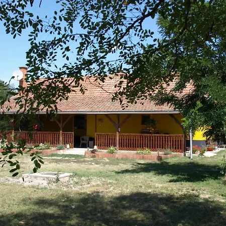 Fantazia Tanya Bed & Breakfast